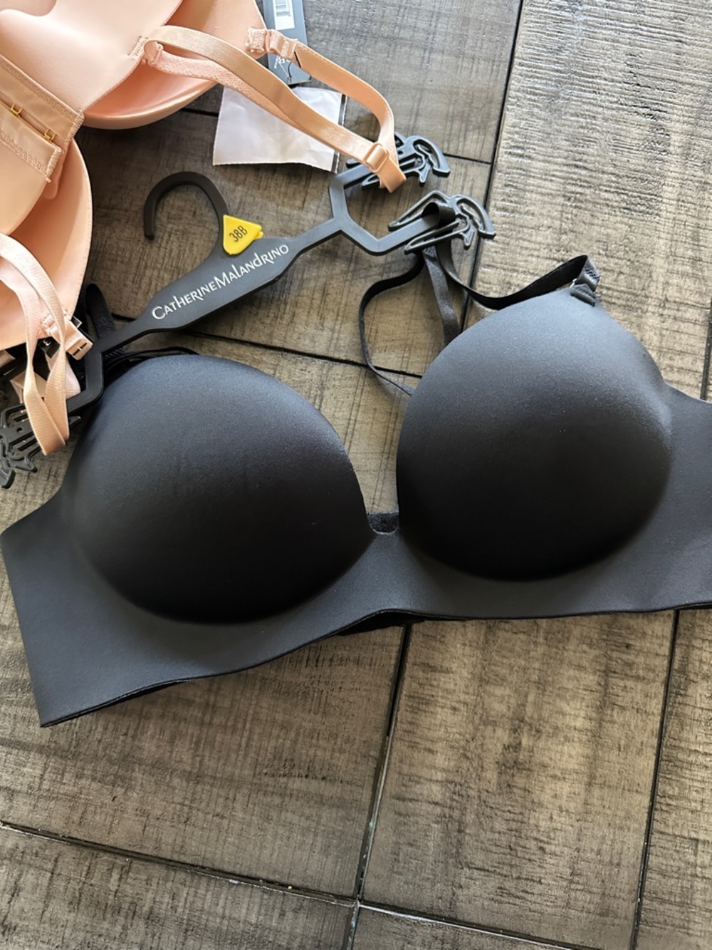 Catherine Malandrino Strapless Seamless Bra in Nude and Black - Picture 2 of 4